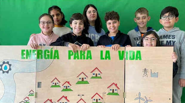 ALUMNOS DE MATA DE CULAR Y VALLELADO. PEQUEOS INVENTORES